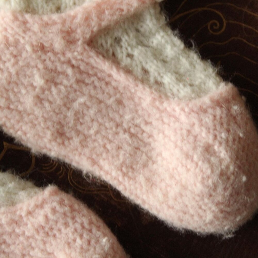 Vintage 1950s Baby Booties, Infant Girls Knit White With Pink Trim Shoes Layette - Picture 5 of 10